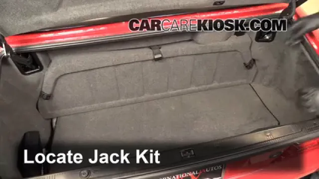 1998 Mercedes-Benz SL500 5.0L V8 Levantar auto Usar el gato para levantar el auto